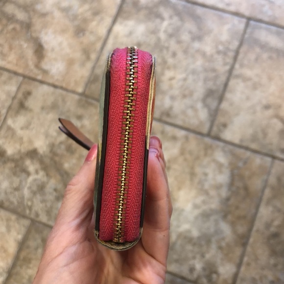 Tory Burch wallet - Picture 6 of 11